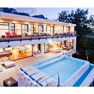 Villa Blue Emerald